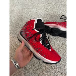 Lebron 17 univercity Red